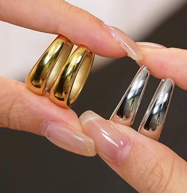 VIENNA U-Shaped Hoop Earrings